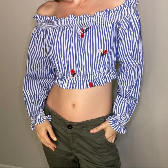 SOLD LIVE 12/5/24 Crop Top Blue & White Stripes Real Wmbroidered Chloe & Katie - Picture 6 of 8